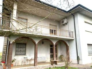 Casa indipendente in vendita a cento via mattazzola