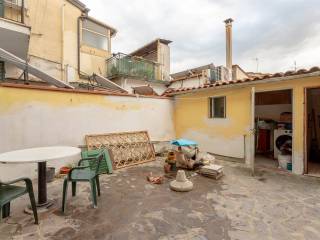 Casa indipendente in vendita a campi bisenzio via xxiv maggio