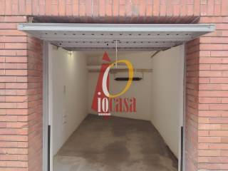 Garage in affitto a milano via andrea del castagno