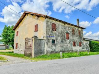 Rustico in vendita ad abano terme via ugo foscolo