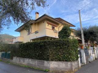 Villa a schiera in vendita a montignoso via augusto gori,