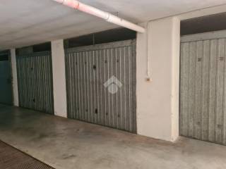 Garage in vendita a gallipoli via carlo goldoni, 24