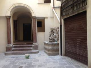 Magazzino in in affitto da privato a palermo via del ponticello, 5