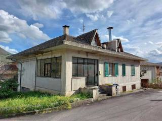 Casa indipendente in vendita a valtopina località cerqua rosara, 15