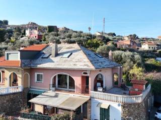 Villa bifamiliare in vendita a imperia strada riveure