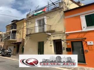 Appartamento all'asta a vasto via valloncello, 85, 66054 vasto ch, italia