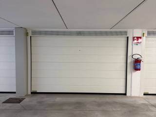 Garage in affitto a bergamo via antonio berlese, 1