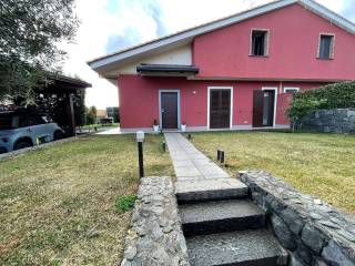 Villa bifamiliare in in vendita da privato a trecastagni via madonna di tre monti, 25