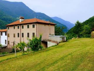 Casa indipendente in in vendita da privato a solagna via generale giardino, 43