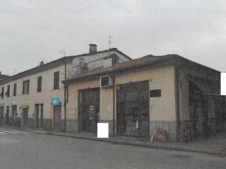 Negozio all'asta a lucca viale jacopo della quercia, 354