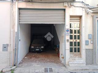 Garage in vendita a francavilla fontana via raimondo da francavilla