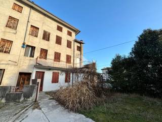 Casa indipendente in vendita a loria via castellana, 1