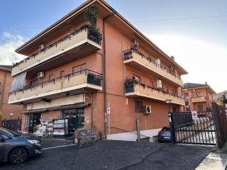 Garage in vendita a marino viale della repubblica, 113