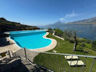 Villa a schiera in affitto a brenzone sul garda via amerigo vespucci