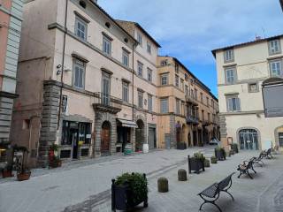 Appartamento in vendita a caprarola piazza vignola