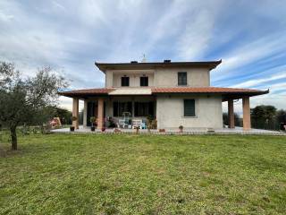 Villa bifamiliare in vendita a cortona strada provinciale di manzano