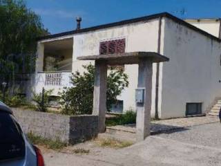 Villa all'asta a sellia marina via s.s. 106 sud pezotto , snc