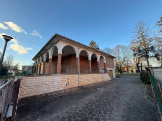 Villa in vendita a concordia sulla secchia piazza della repubblica