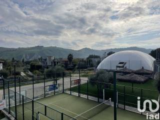 Impianto sportivo in vendita a teramo via martiri delle foibe