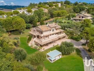 Villa in vendita a civitanova marche localitã  contrada san domenico