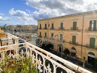 Appartamento in vendita a siracusa corso umberto i