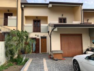 Villa a schiera in in vendita da privato a paternò vico igino giordani, 14