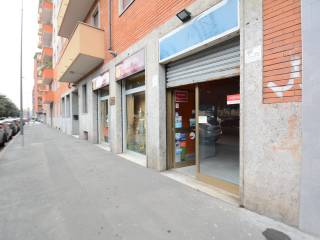 Negozio in vendita a milano viale lucania, 21