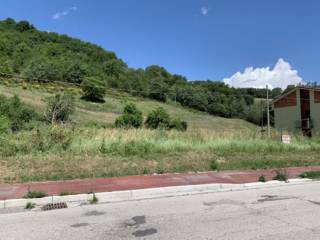 Terreno edificabile all'asta a urbino viale luigi falasconi