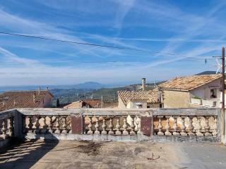 Intero stabile in vendita a salisano corso umberto i