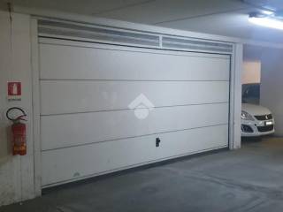 Garage in vendita a cagliari via dante, 42