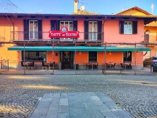 Bar in vendita a revello piazza carlo denina, 29