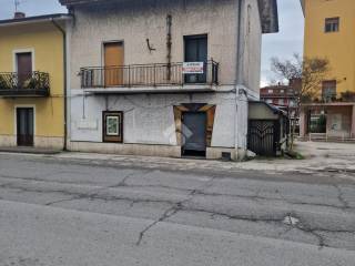 Garage in vendita a montesarchio via benevento, 104