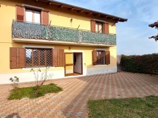 Villa bifamiliare in vendita ad alessandria via sale