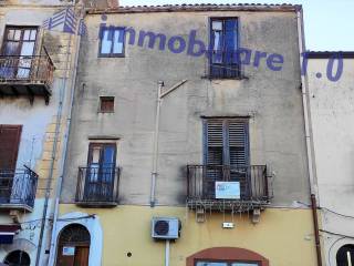 Casa indipendente in vendita ad alcamo piazza della repubblica, 34