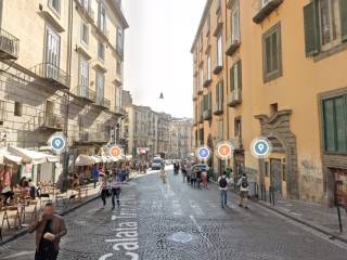 Negozio in affitto a napoli calata trinità maggiore