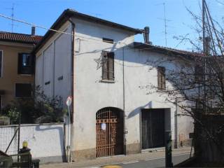 Casa indipendente in vendita a bregnano via indipendenza, 18