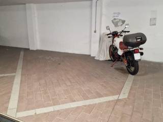 Garage in affitto a milano via mecenate, 36