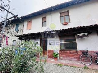 Casa indipendente in vendita a filighera via fratelli cairoli 93