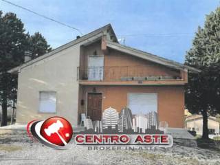 Villa all'asta a frontone strada dei magalotti, 1, 61040, frontone(pu) - italia