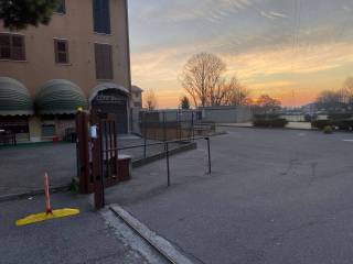 Garage in vendita a vizzolo predabissi piazza giacomo puccini, 16