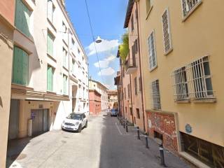 Garage in affitto a bologna vicolo bianchetti