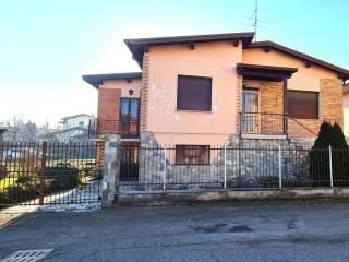 Casa indipendente in vendita a broni broni via san saluto, 51