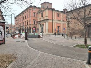 Garage in vendita a bologna via massimo d'azeglio