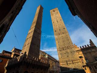 Negozio in vendita a bologna via san felice