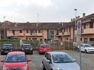 Garage in vendita a gorgonzola via roma, 10