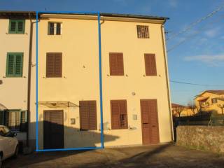 Casa indipendente in vendita a capannori via di corte bertolucci