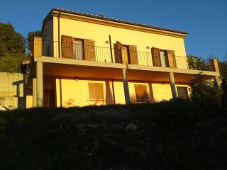 Villa in in vendita da privato a sassetta via del poggio, 43