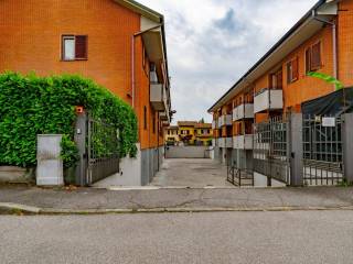 Garage in affitto a casalmaiocco via della repubblica, 4