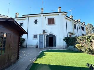 Villa a schiera in vendita a nepi viale w. a. mozart, 8