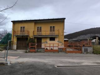 Casa indipendente in vendita a tornimparte via delle piscine